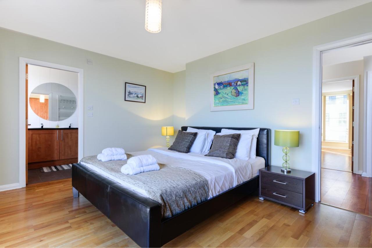 Britannia Penthouse Apartment Edinburgh Bagian luar foto